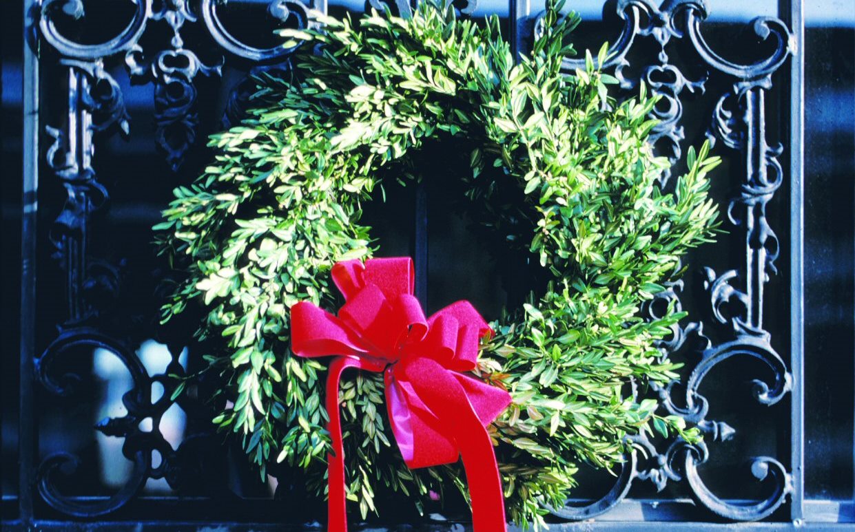 DH Christmas Wreath on Iron Gate cropped