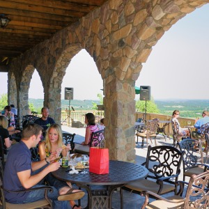 Visit Loudoun Credit Chris Stark-Bluemont Vineyards- part of wineries with a view itinerary